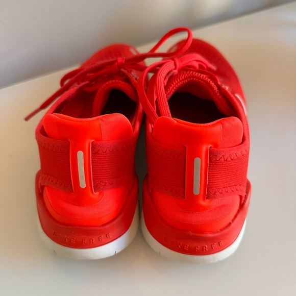 Nike Free RN 2018, Red. Boy's size 7 - Picture 3 of 6